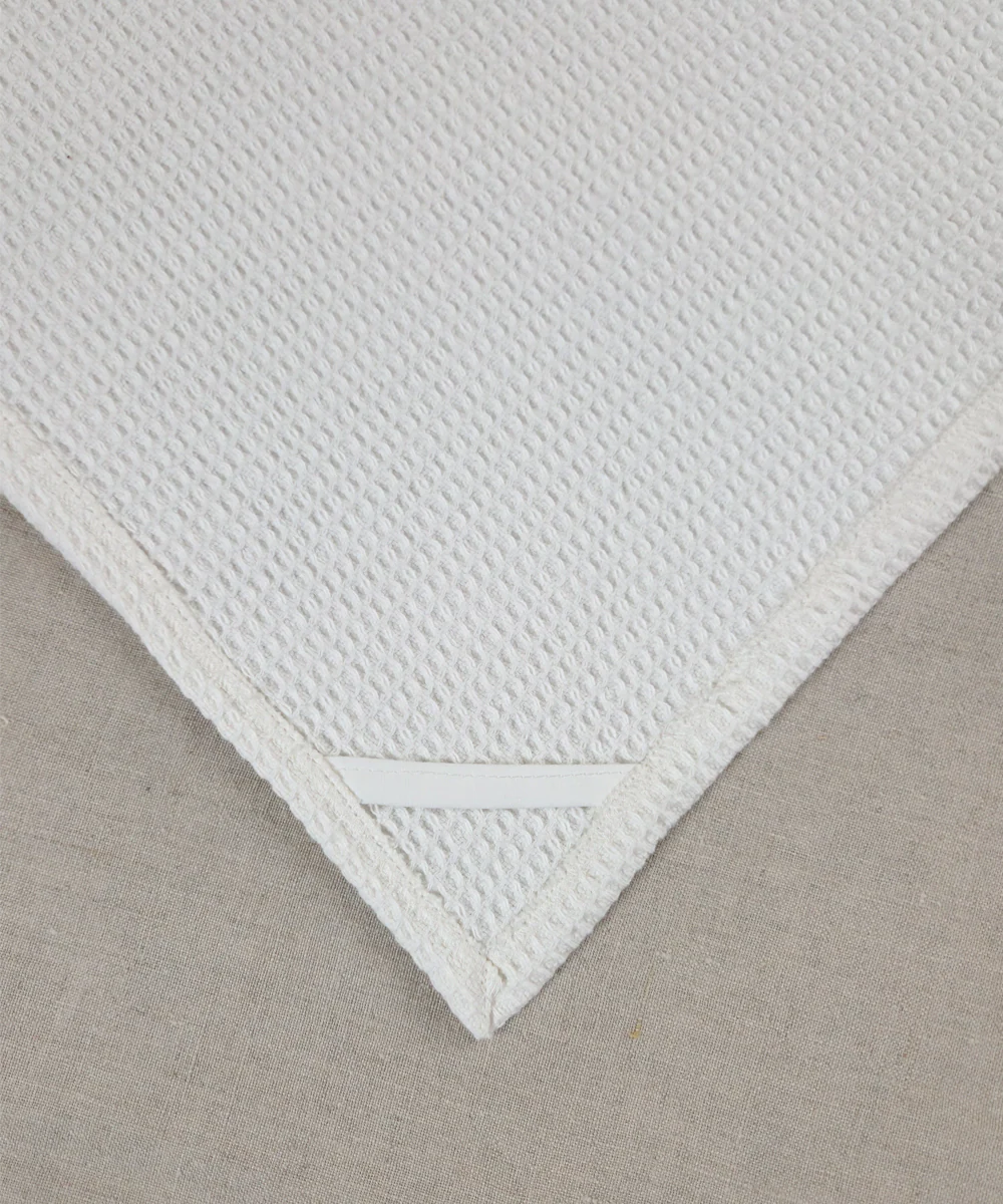 Embroidered 4 pcs Face and 2 pcs Hand Towel Set | Cotton Waffle | White with Maroon