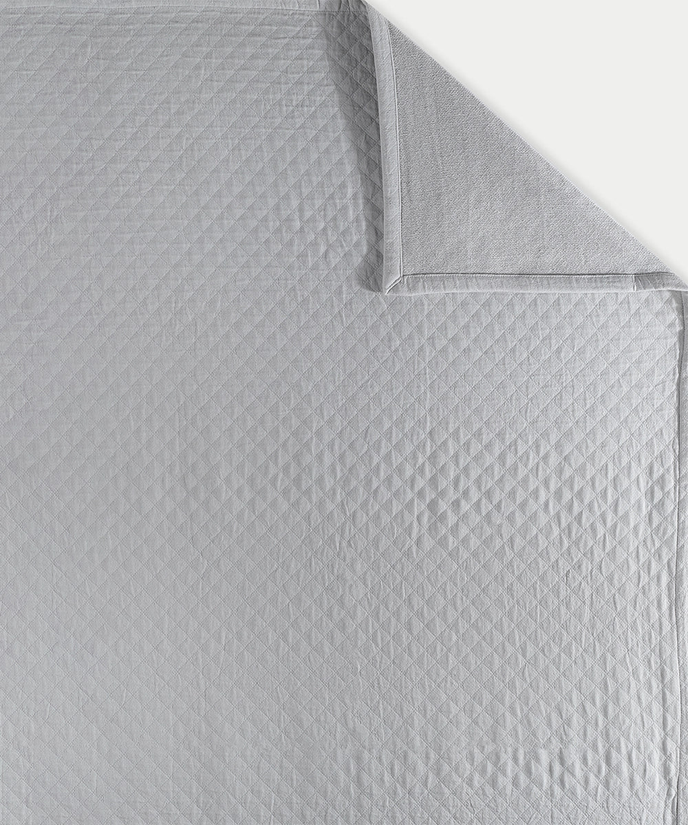 Light Grey Cotton Matelassé Jacquard King Bedcover with 2 Pillow Covers