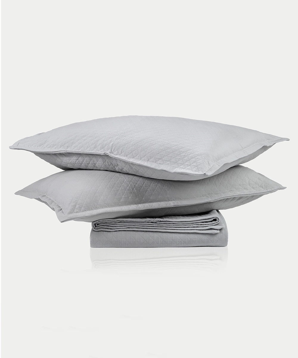 Light Grey Cotton Matelassé Jacquard King Bedcover with 2 Pillow Covers