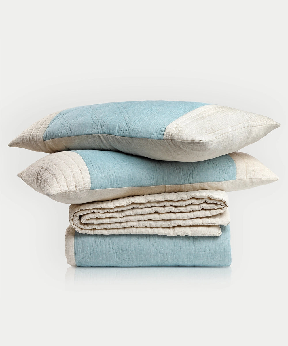 Turquoise & Cream Quilted Comforter with 2 Pillow Covers