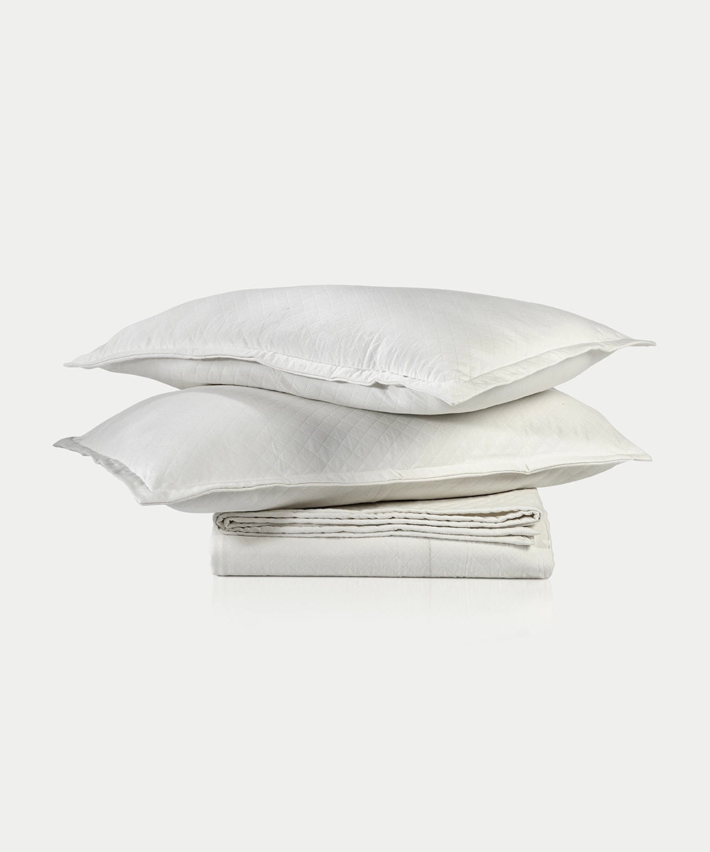 Off White Cotton Matelassé Jacquard King Bedcover with 2 Pillow Covers