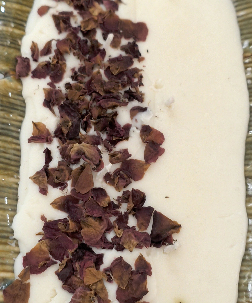 Ceramic Leaf Platter Jasmine Soy Wax Candle | 20 Burning Hours