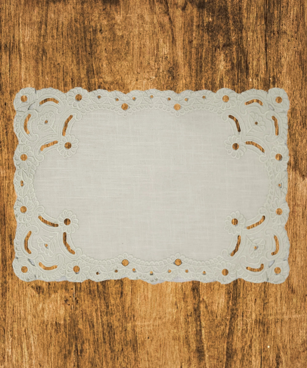 Set of 6 pcs Beige Cutwork Embroidery Cotton Slub Table Mats with 1 pc 6 seater Table Runner