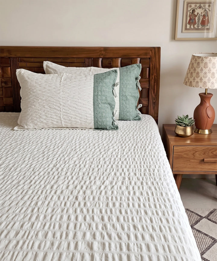 White Jacquard Bedcover with 2 pcs Mint Green Lace Pillow Covers