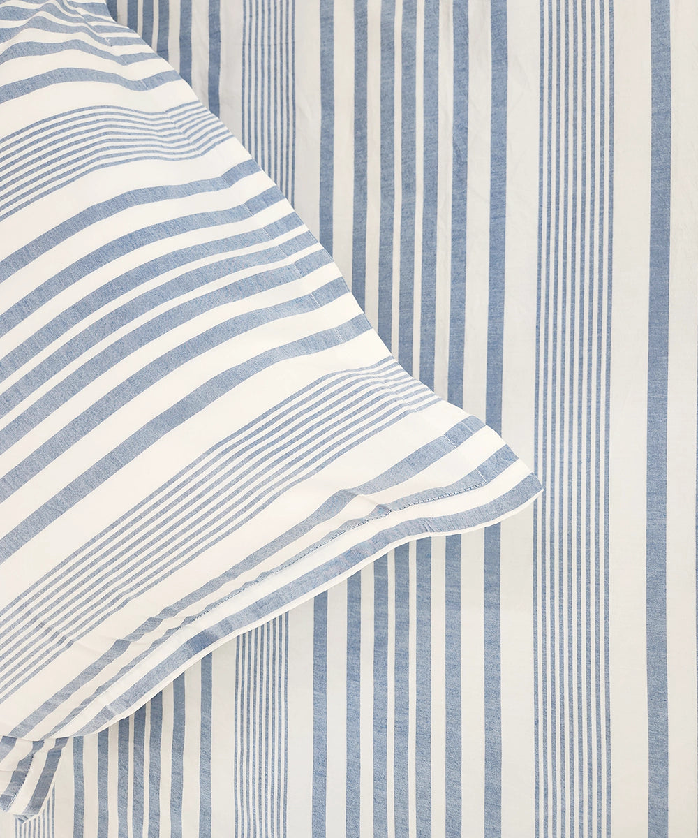 White & Blue Stripe Yarn Dye Cotton King Bedsheet with 2 Pillow Covers